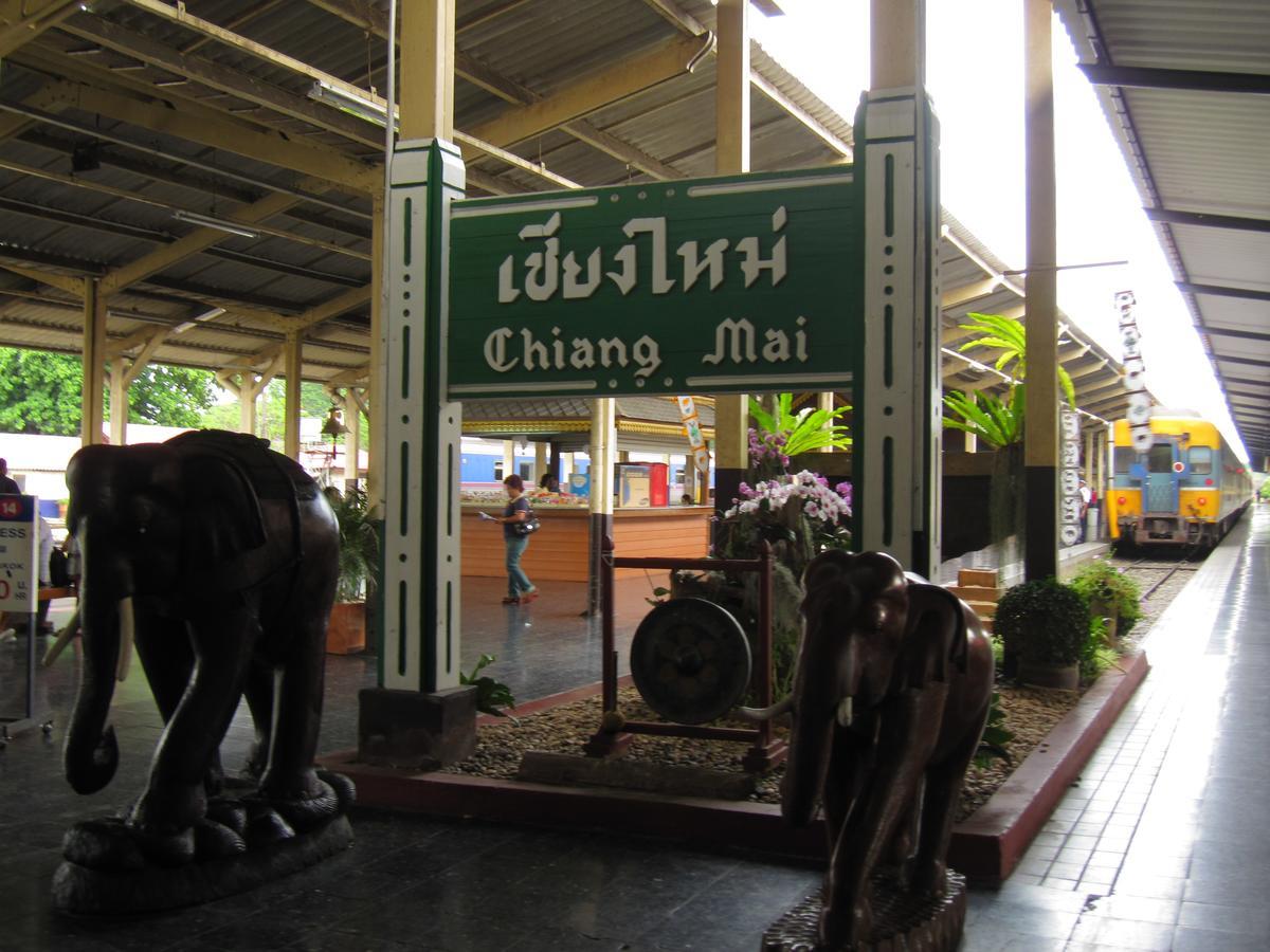 Supanich Railway Station Aparthotel Chiang Mai Buitenkant foto